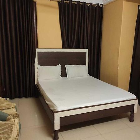 Oyo Hotel Sunshine Palace Джайпур Екстериор снимка